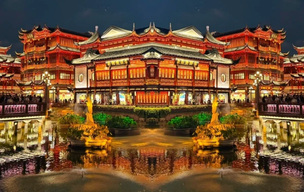 Shanghai City God Temple: A century-old bustling scene from ancient shrines to the living room of Shanghai-style culture