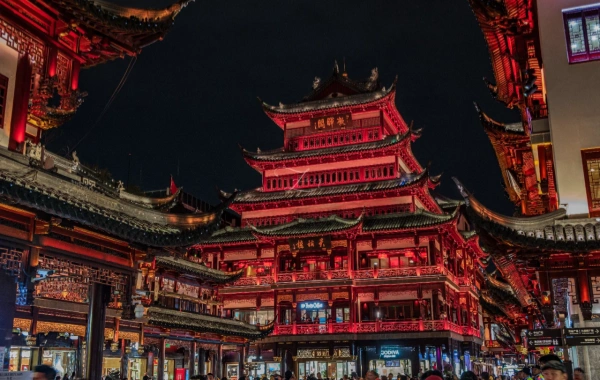 Shanghai City God Temple: A century-old bustling scene from ancient shrines to the living room of Shanghai-style culture-4