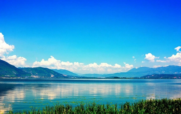 Erhai Lake: A Millennium Watch from the Pearl of the Plateau to the Mirror of Wind, Flowers, Snow, and Moon-3
