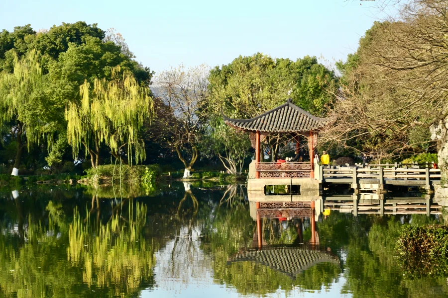 Three Pools Mirroring the Moon: A Garden-Making Journey from the Dredging Project of the Su Causeway to a Cultural Icon of West Lake-3