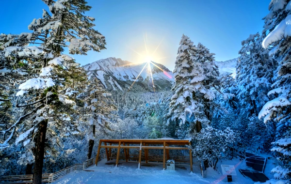 Hailuogou Glacier: An Ice Age within Reach and a Secret Realm of Snow Hot Springs-3