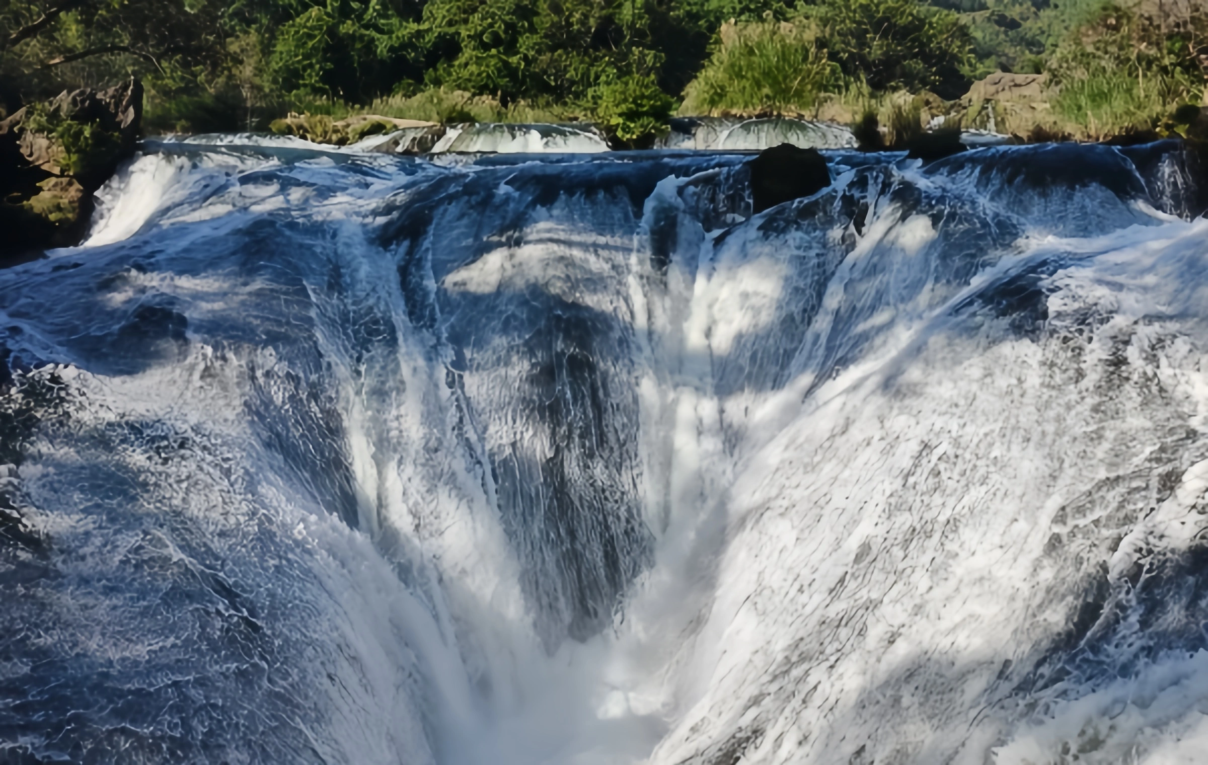 Huangguoshu Waterfall: Symphony of Thunder and Softness of Asia's First Waterfall-4