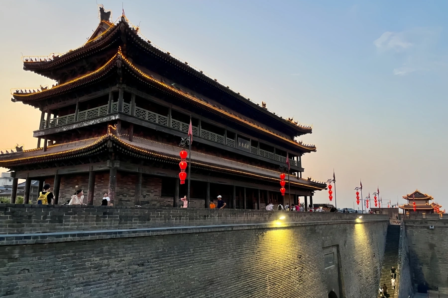 Xi'an Ancient City Wall: A journey through time from military fortress to cultural living room-3