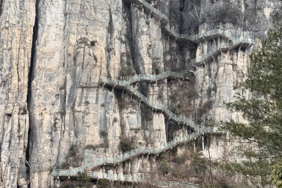 Enshi Grand Canyon: A Karst Epic Journey Carved by Heaven and Earth-2