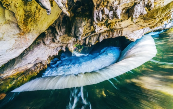 Dragon Palace: Un viaje al Museo del Karst subterráneo y al legendario 