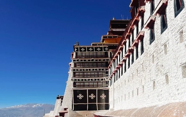 The Potala Palace: A Journey to the Snowy Sanctuary on the 