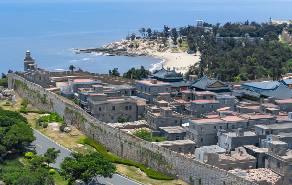 Chongwu Ancient City: A Living Epic of a 600-Year-Old Coastal Defense Stone City and the Charm of Hui'an Women-3