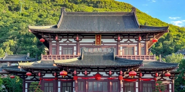 1741585488014.jpg Huaqing Palace,best places to go in china.jpg