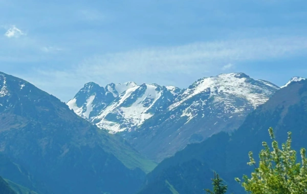 2-Day Urumqi Itinerario: Exploración cultural urbana " Escenario natural