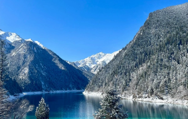 8 Days Chengdu Jiuzhaigou Valley Leshan & Shenzhen Tour